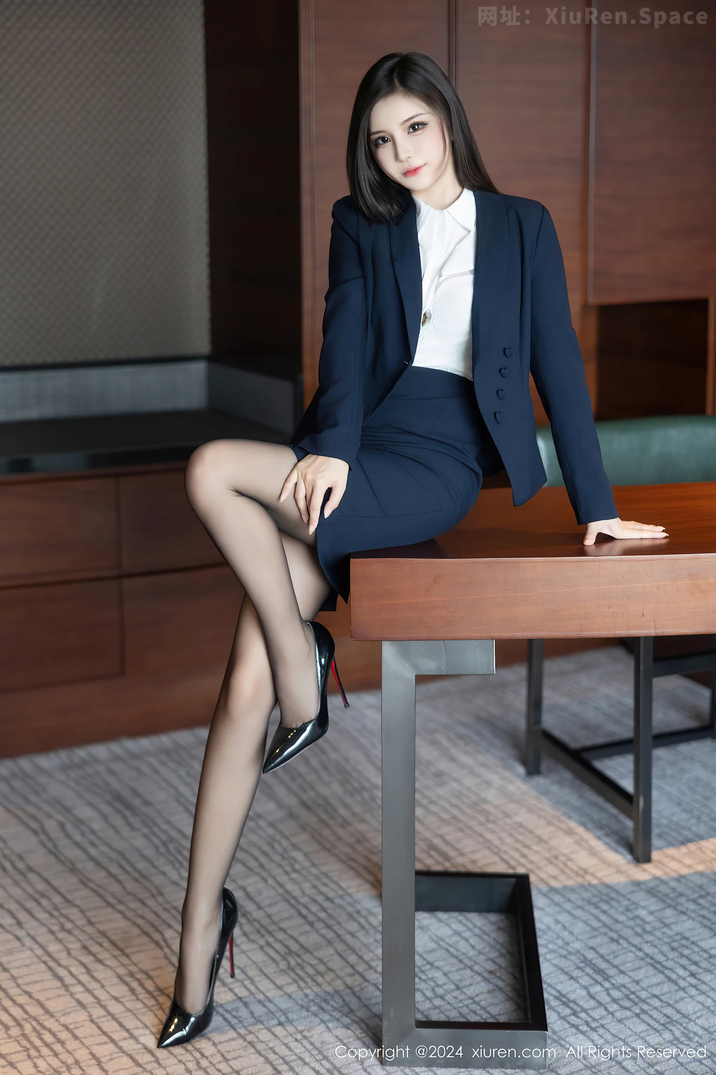 图片[4]-[Xiuren秀人网] 2024.09.30 VOL.9242 模特合集女神鱼子酱Fish＆杏子Yada性感内衣秀完美身材诱惑写真80P-秀人网官方网站